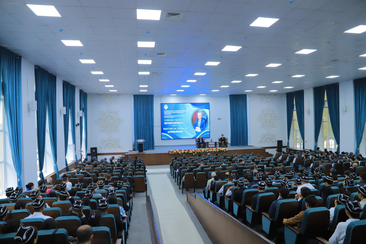 The meeting between the rector and the youth took place in an open and sincere atmosphere.
